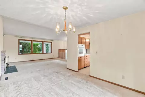 Living - 2639 E 39th Ave, Spokane, WA 99223 photo 7 of 8