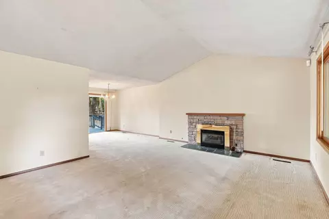 Living - 2639 E 39th Ave, Spokane, WA 99223 photo 1 of 8