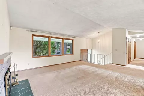 Living - 2639 E 39th Ave, Spokane, WA 99223 photo 3 of 8