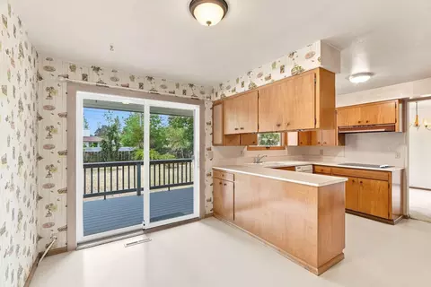 Kitchen - 2639 E 39th Ave, Spokane, WA 99223 photo 5 of 5