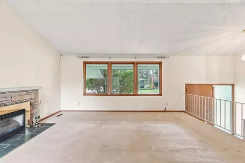 Living - 2639 E 39th Ave, Spokane, WA 99223 photo 4 of 8