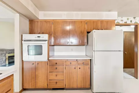 Kitchen - 2639 E 39th Ave, Spokane, WA 99223 photo 3 of 5