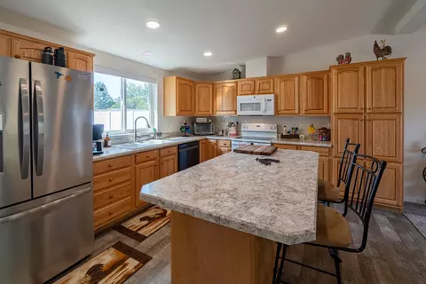 Kitchen - 3518 E 3rd Ave, Mead, WA 99021 photo 3 of 4