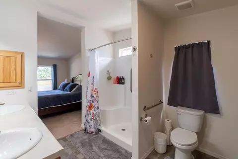 Bath - 3518 E 3rd Ave, Mead, WA 99021 photo 3 of 3