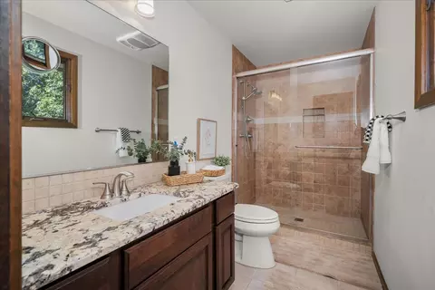 Bath - 4503 E Redroan Dr, Spokane, WA 99217 photo 1 of 3