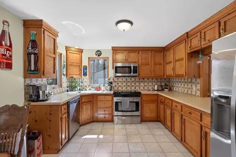 Kitchen - 4410 E Silver Pine Rd, Colbert, WA 99005 photo 2 of 2
