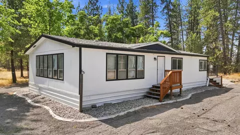 14807 W Pine Bluff Rd, Nine Mile Falls, WA 99026