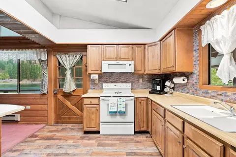 Kitchen - 136 Hazel St, Cusick, WA 99119 photo 3 of 5