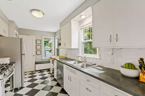 Kitchen - 944 E 41st Ave, Spokane, WA 99203 photo 1 of 2
