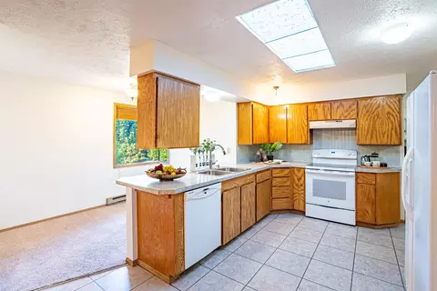 Kitchen - 12001 E 25th Ave, Spokane, WA 99206 photo 1 of 5