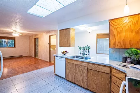 Kitchen - 12001 E 25th Ave, Spokane, WA 99206 photo 4 of 5