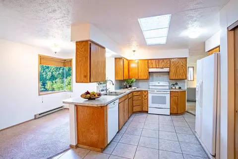 Kitchen - 12001 E 25th Ave, Spokane, WA 99206 photo 2 of 5
