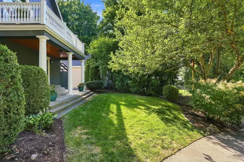 Exterior - 1727 E 16th Ave Apt 1727 E 16th #1727 ½ E 16TH, Spokane, WA 99203 photo 3 of 14