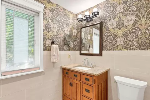 Bath - 1727 E 16th Ave Apt 1727 E 16th #1727 ½ E 16TH, Spokane, WA 99203 photo 1 of 5