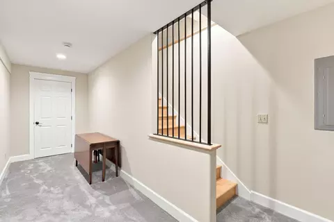 Entry Way - 1727 E 16th Ave Apt 1727 E 16th #1727 ½ E 16TH, Spokane, WA 99203 photo 4 of 5