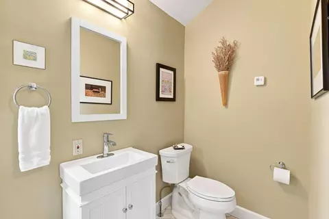Bath - 1727 E 16th Ave Apt 1727 E 16th #1727 ½ E 16TH, Spokane, WA 99203 photo 3 of 5