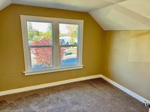 Bedroom - 2708 E Nora Ave, Spokane, WA 99207 photo 2 of 4