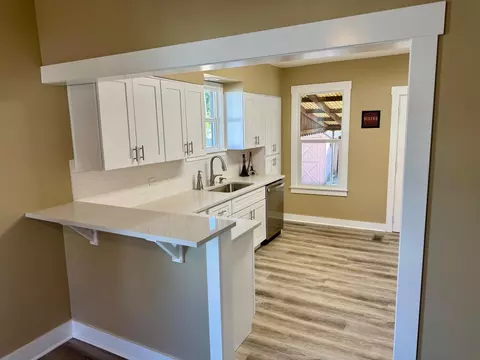 Kitchen - 2708 E Nora Ave, Spokane, WA 99207 photo 3 of 4
