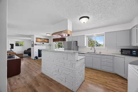 Kitchen - 11515 E 10th Ave, Spokane Valley, WA 99206 photo 1 of 6