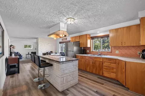 Kitchen - 11515 E 10th Ave, Spokane Valley, WA 99206 photo 4 of 6