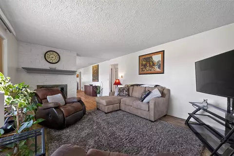 Living - 11515 E 10th Ave, Spokane Valley, WA 99206 photo 1 of 4