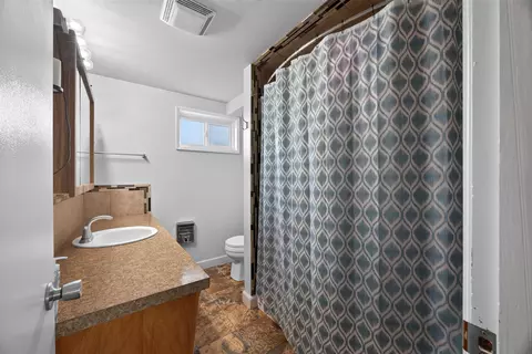 Bath - 11515 E 10th Ave, Spokane Valley, WA 99206 photo 2 of 2