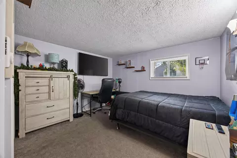 Bedroom - 11515 E 10th Ave, Spokane Valley, WA 99206 photo 5 of 6