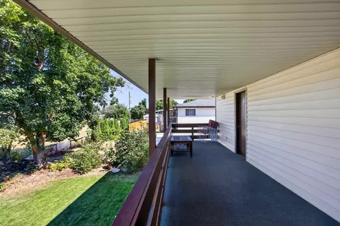 Exterior - 11515 E 10th Ave, Spokane Valley, WA 99206 photo 4 of 14