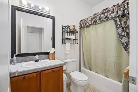 Bath - 20611 E Wallis Rd, Mead, WA 99021 photo 4 of 4