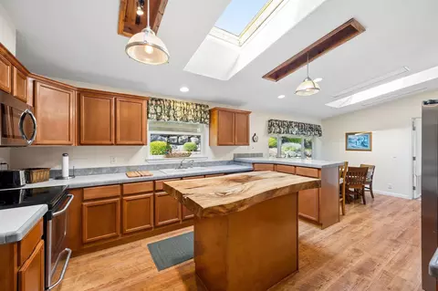 Kitchen - 20611 E Wallis Rd, Mead, WA 99021 photo 2 of 2