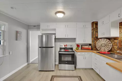 Kitchen - 560 E Joseph Ave, Spokane, WA 99208 photo 3 of 4