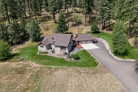 26615 E Moffat Rd, Newman Lake, WA 99025
