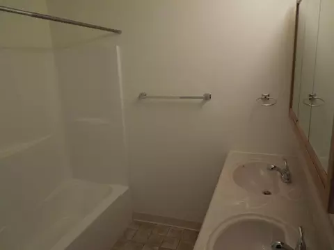 Bath - 1216 E 18th Ave, Spokane, WA 99208 photo 2 of 2