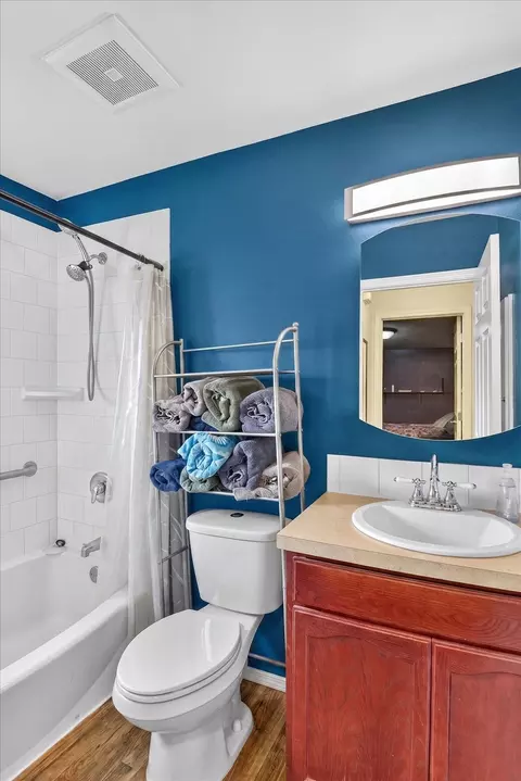Bath - 823 E North Ave, Spokane, WA 99207 photo 1 of 1