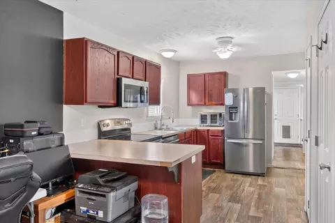 Entry Way - 823 E North Ave, Spokane, WA 99207 photo 1 of 2
