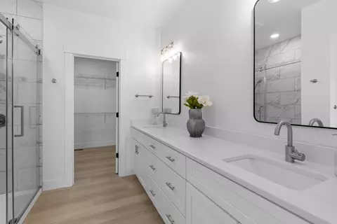 Bath - 8305 E Maringo Dr, Spokane, WA 99212 photo 6 of 8