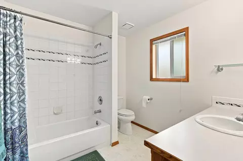 Bath - 8103 Elde Dr, Spokane, WA 99212 photo 3 of 5