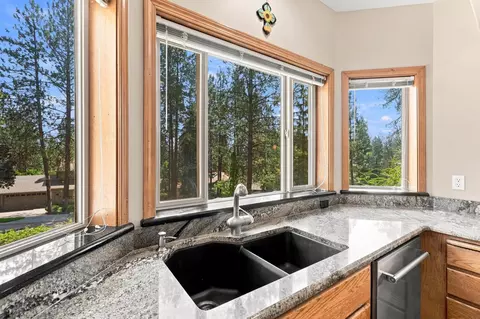 Kitchen - 8103 Elde Dr, Spokane, WA 99212 photo 3 of 5