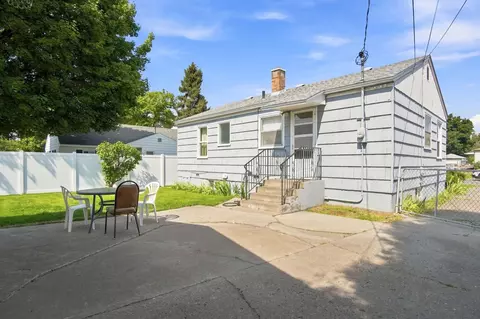 Exterior - 2710 E Hoffman Ave, Spokane, WA 99207 photo 8 of 9