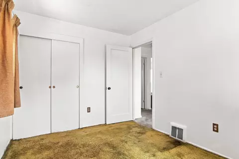 Bedroom - 2710 E Hoffman Ave, Spokane, WA 99207 photo 3 of 4