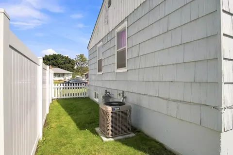 Exterior - 2710 E Hoffman Ave, Spokane, WA 99207 photo 7 of 9