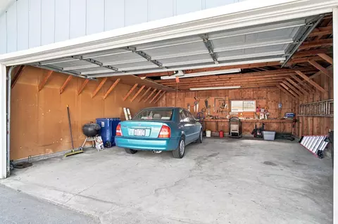 Exterior - 2710 E Hoffman Ave, Spokane, WA 99207 photo 6 of 9