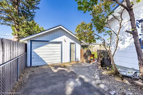 Exterior - 511 E Wabash Ave, Spokane, WA 99207 photo 3 of 10