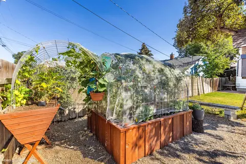 Exterior - 511 E Wabash Ave, Spokane, WA 99207 photo 9 of 10