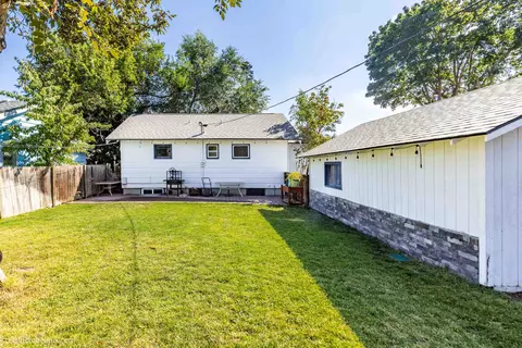 Exterior - 511 E Wabash Ave, Spokane, WA 99207 photo 7 of 10