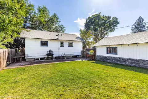 Exterior - 511 E Wabash Ave, Spokane, WA 99207 photo 6 of 10