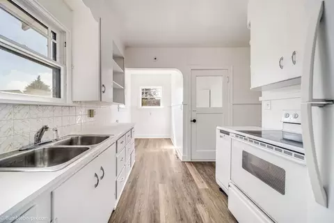 Kitchen - 511 E Wabash Ave, Spokane, WA 99207 photo 2 of 2