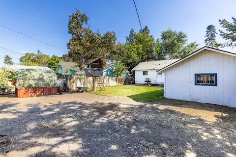 Exterior - 511 E Wabash Ave, Spokane, WA 99207 photo 8 of 10