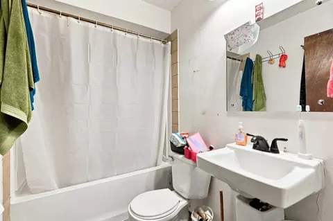 Bath - 3203 E 19th Ave, Spokane, WA 99223 photo 1 of 1