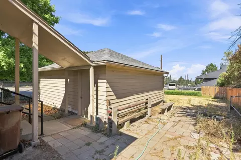 Exterior - 3203 E 19th Ave, Spokane, WA 99223 photo 4 of 8